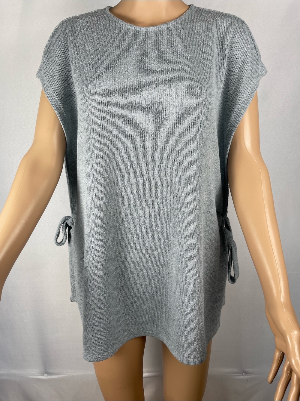 H&M Light Gray Sleeveless Knit Top with Side Ties